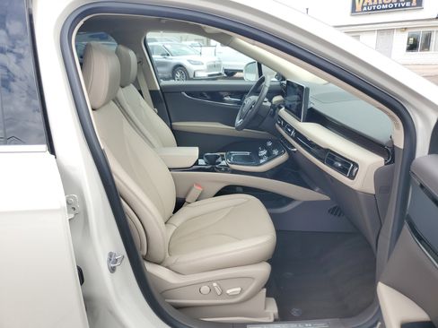 Certified 2023 Lincoln Nautilus Reserve AWD/4WD image 9