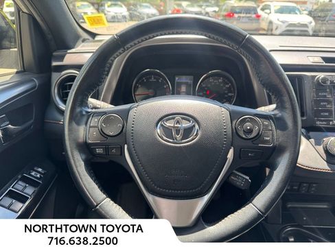 Used 2018 Toyota RAV4 SE w/ Power Extra Value Package AWD/4WD image 7