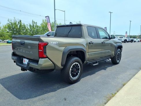 Certified 2026 Toyota Tacoma TRD Off-Road AWD/4WD image 26