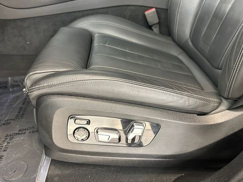 Used 2021 BMW X6 sDrive40i w/ Executive Package RWD image 14