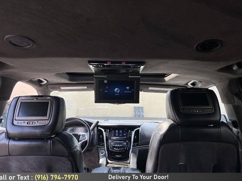 Used 2017 Cadillac Escalade Platinum AWD/4WD image 28