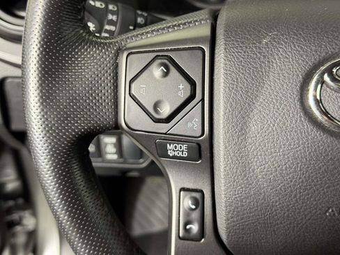 Used 2022 Toyota Tacoma TRD Off-Road AWD/4WD image 22