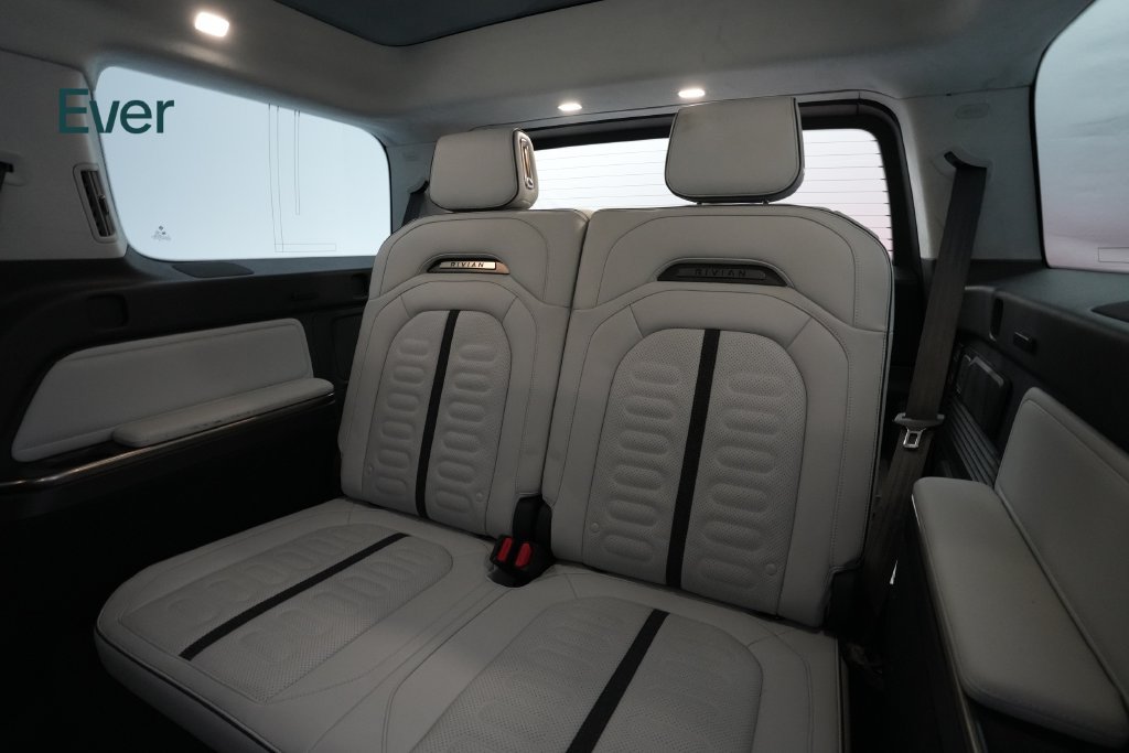 Used 2023 Rivian R1S Launch Edition Quad AWD/4WD image 25