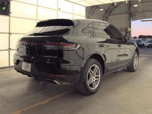 Used 2021 Porsche Macan AWD/4WD image 2