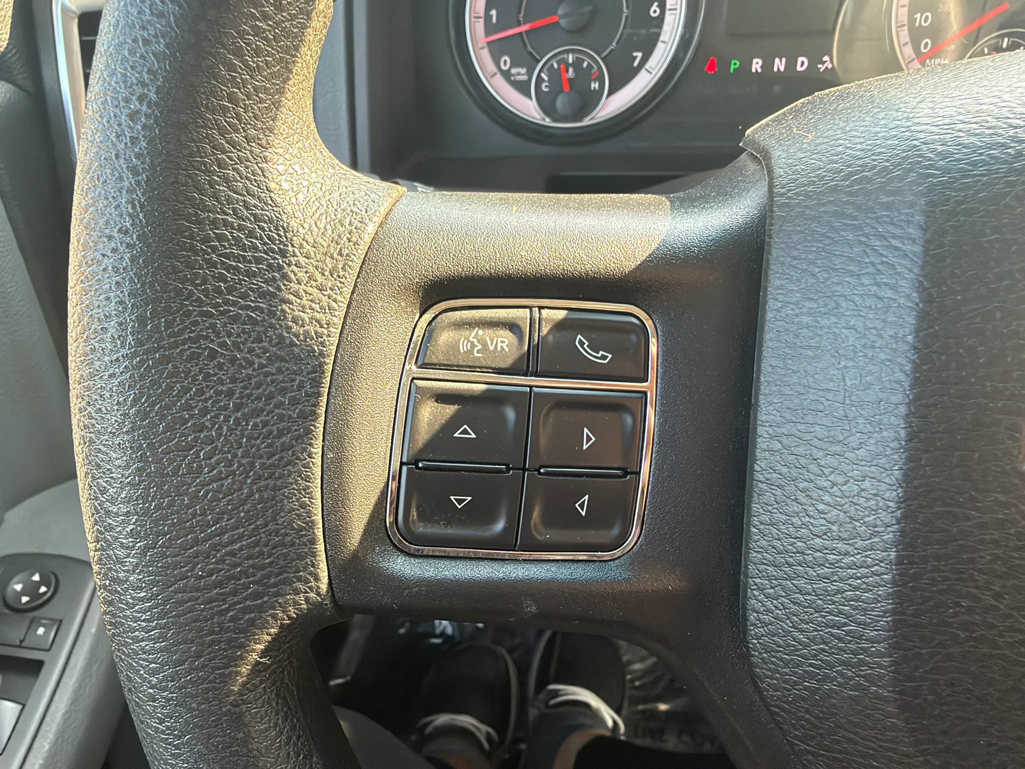 Used 2020 RAM 1500 Classic SLT AWD/4WD image 22