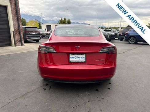 Used 2022 Tesla Model 3 Long Range AWD/4WD image 6