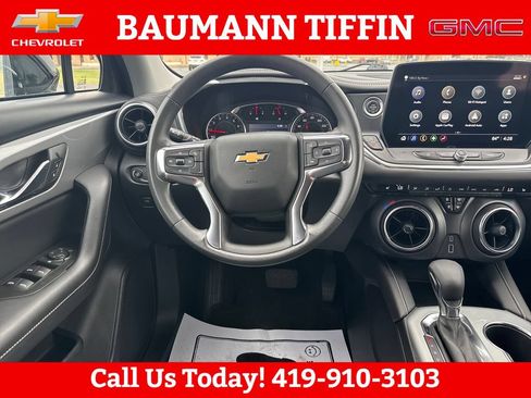 Used 2025 Chevrolet Blazer LT FWD image 16