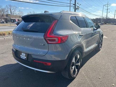 Certified 2025 Volvo XC40 B5 Plus AWD/4WD image 5