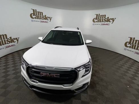 Certified 2023 GMC Terrain SLE w/ Driver Convenience Package image 3