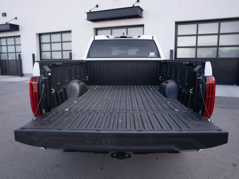 Used 2025 Toyota Tundra Limited AWD/4WD image 10