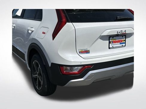 New 2025 Kia Niro EX image 32