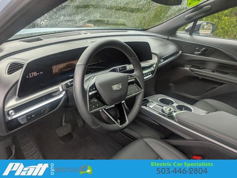 Used 2024 Cadillac Lyriq Sport image 18