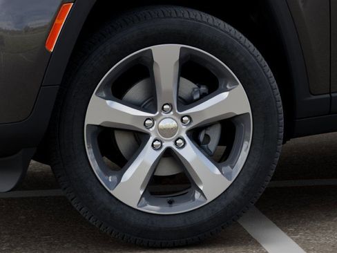 New 2026 Jeep Grand Cherokee Limited RWD image 8