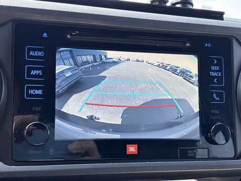 Used 2018 Toyota Tacoma TRD Sport image 32