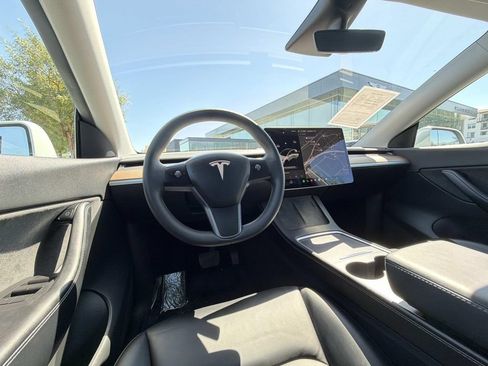 Used 2021 Tesla Model Y Long Range AWD/4WD image 16