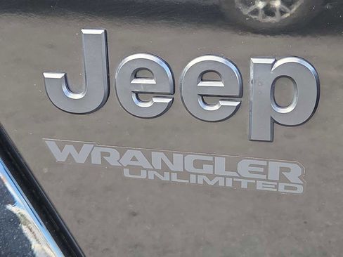 Used 2021 Jeep Wrangler Unlimited Sahara image 13