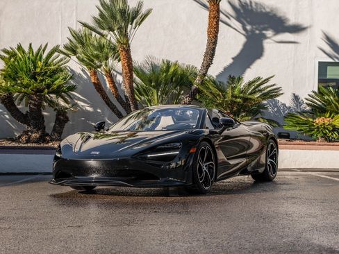 Used 2024 McLaren 750S Spider image 30