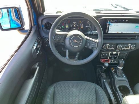 Used 2024 Jeep Wrangler Unlimited Rubicon 4xe w/ Technology Group AWD/4WD image 11