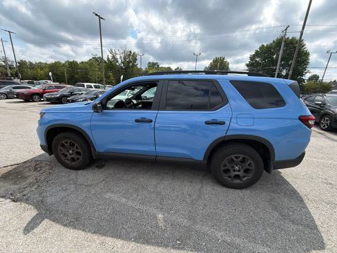Used 2024 Honda Pilot TrailSport image 8