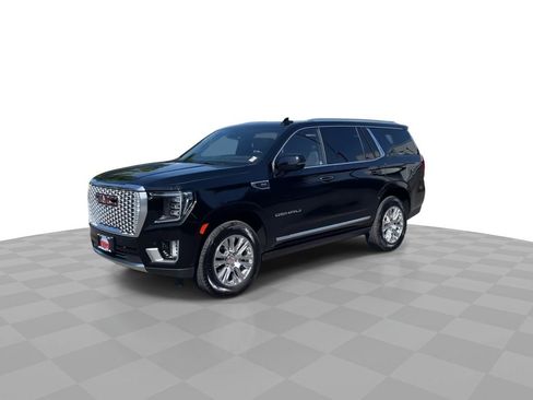 Used 2024 GMC Yukon Denali w/ Advanced Technology Package AWD/4WD image 4