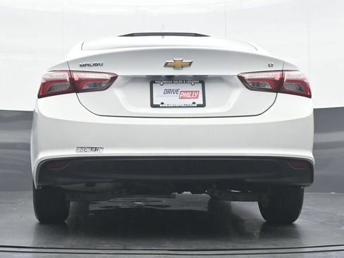Used 2022 Chevrolet Malibu LT FWD image 30