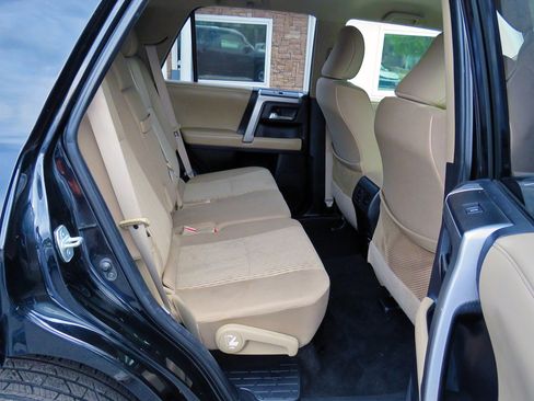 Used 2015 Toyota 4Runner SR5 image 18