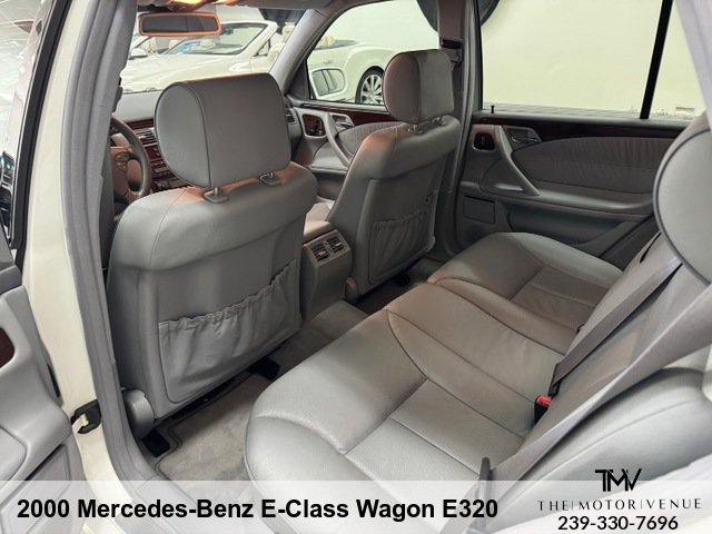 Used 2000 Mercedes-Benz E 320 4MATIC Wagon image 23