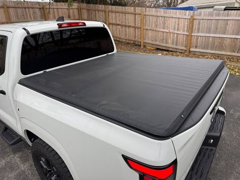 Used 2023 Nissan Frontier SV w/ Midnight Edition Package image 16