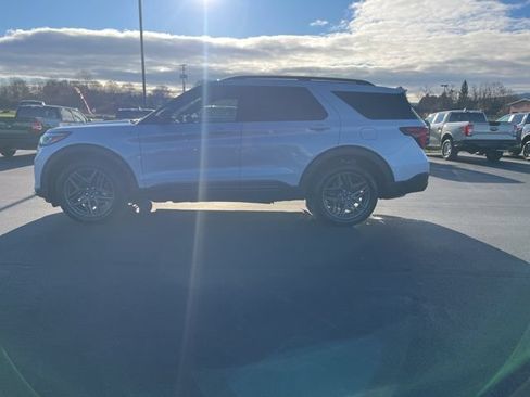 New 2026 Ford Explorer ST-Line w/ ST-Line Street Pack AWD/4WD image 8