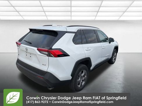 Used 2025 Toyota RAV4 XLE image 7
