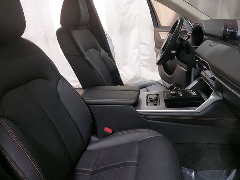 Used 2024 MAZDA CX-90 Plug-In Hybrid w/ Premium Pkg image 10