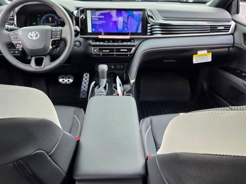 New 2026 Toyota Camry SE FWD image 8