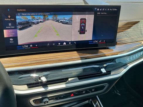 Used 2026 BMW X7 xDrive40i AWD/4WD image 17