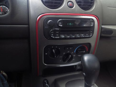 Used 2005 Jeep Liberty Renegade image 10