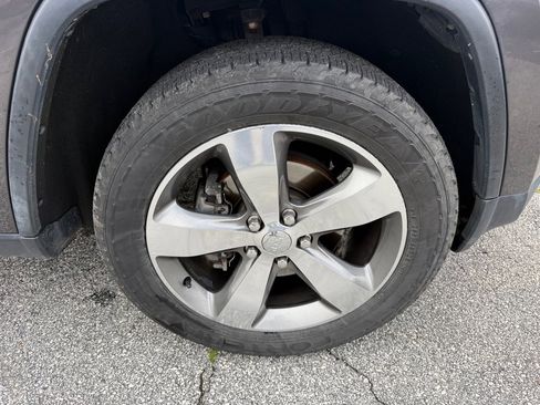 Used 2015 Jeep Grand Cherokee Limited w/ Trailer Tow Group IV image 18