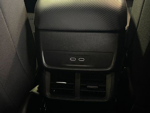 Used 2025 Chevrolet Equinox LT image 23