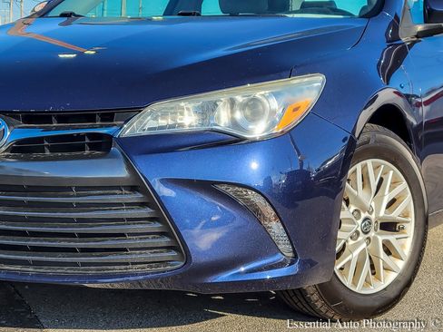 Used 2016 Toyota Camry LE FWD image 29