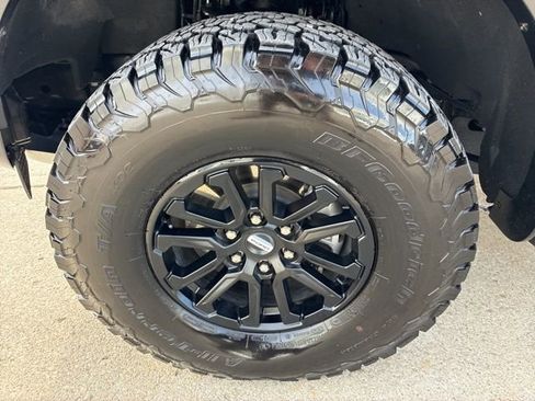 Used 2025 Ford F150 Raptor AWD/4WD image 16
