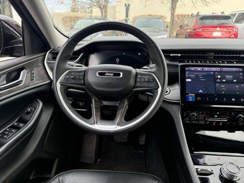 Used 2023 Jeep Grand Cherokee L Limited image 23