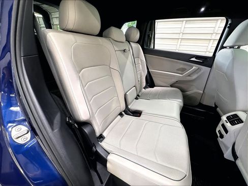 Used 2022 Volkswagen Tiguan SEL R-Line AWD/4WD image 28
