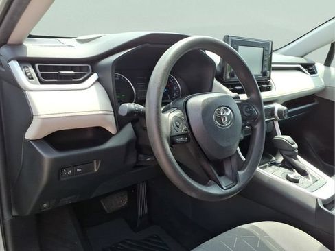 Used 2021 Toyota RAV4 XLE AWD/4WD image 13