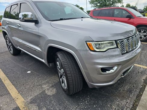 Used 2018 Jeep Grand Cherokee Overland AWD/4WD image 2