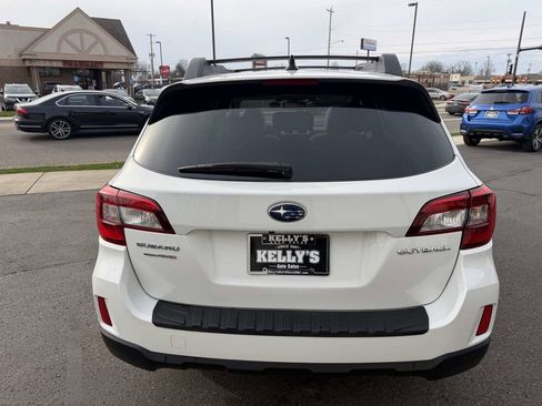 Used 2016 Subaru Outback 2.5i Limited image 4