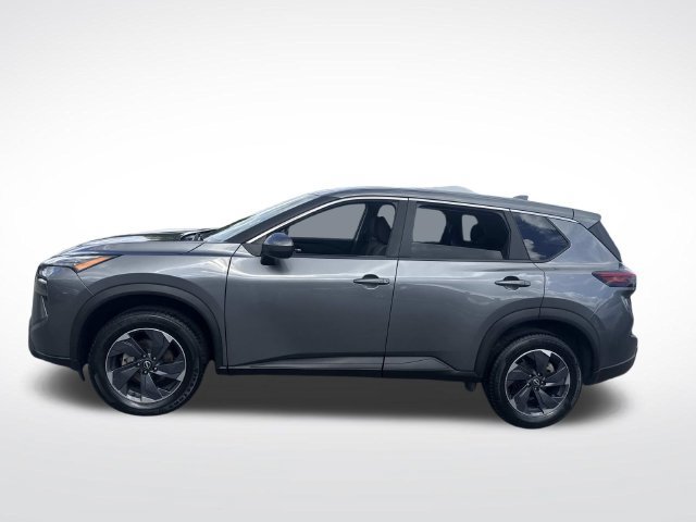 Used 2024 Nissan Rogue SV FWD image 2