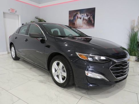 Used 2022 Chevrolet Malibu LS image 1