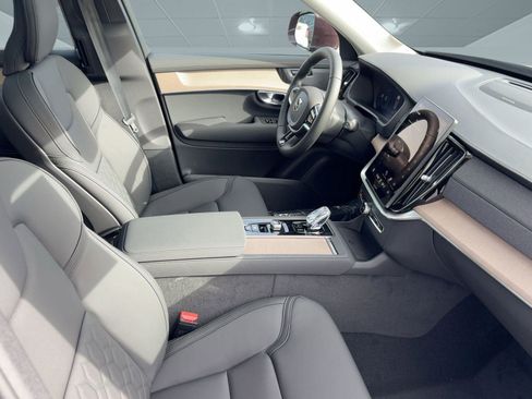 New 2026 Volvo XC90 B6 Plus w/ Protection Package image 30