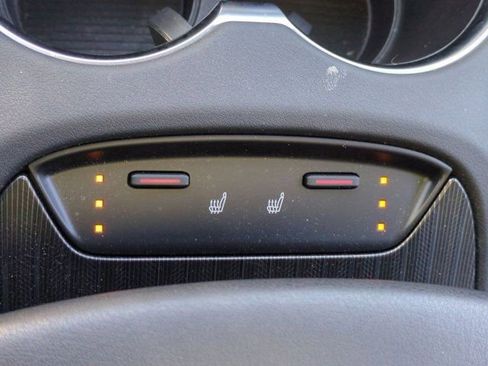 Used 2023 Toyota Venza Nightshade image 14