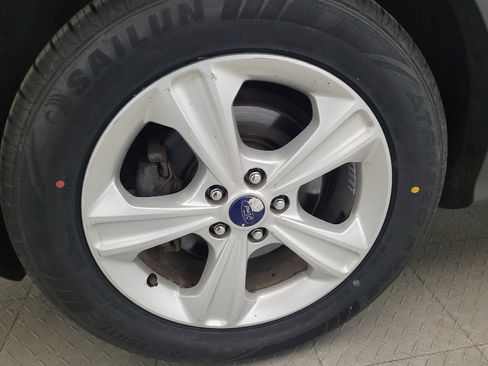 Used 2016 Ford Escape SE w/ SE Leather Comfort Package FWD image 31