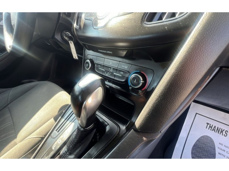 Used 2015 Ford Focus SE FWD image 24