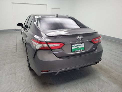 Used 2019 Toyota Camry SE FWD image 6